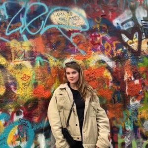 Meet your Posher, Posh